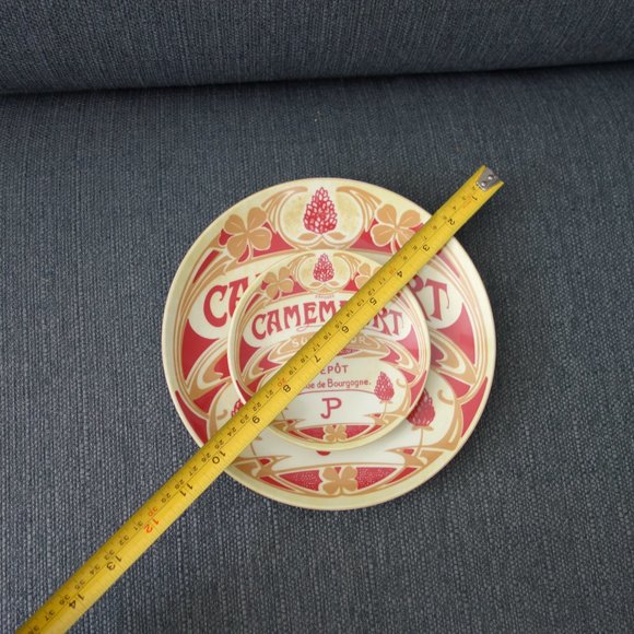 Set of an 8 inch and 5 inch Deposee Camembert Depot BIA Oven Safe Ceramic Plates - Picture 3 of 7